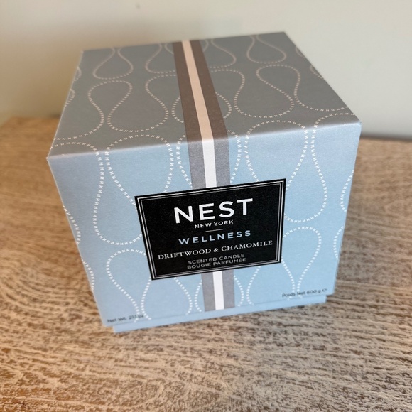 NEST Fragrances Wellness Driftwood & Chamomile 3 Wick 21.1oz Candle - Picture 2 of 9